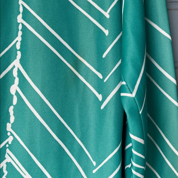 70’s Green Chevron Tie-Neck Dress - Picture 9 of 12